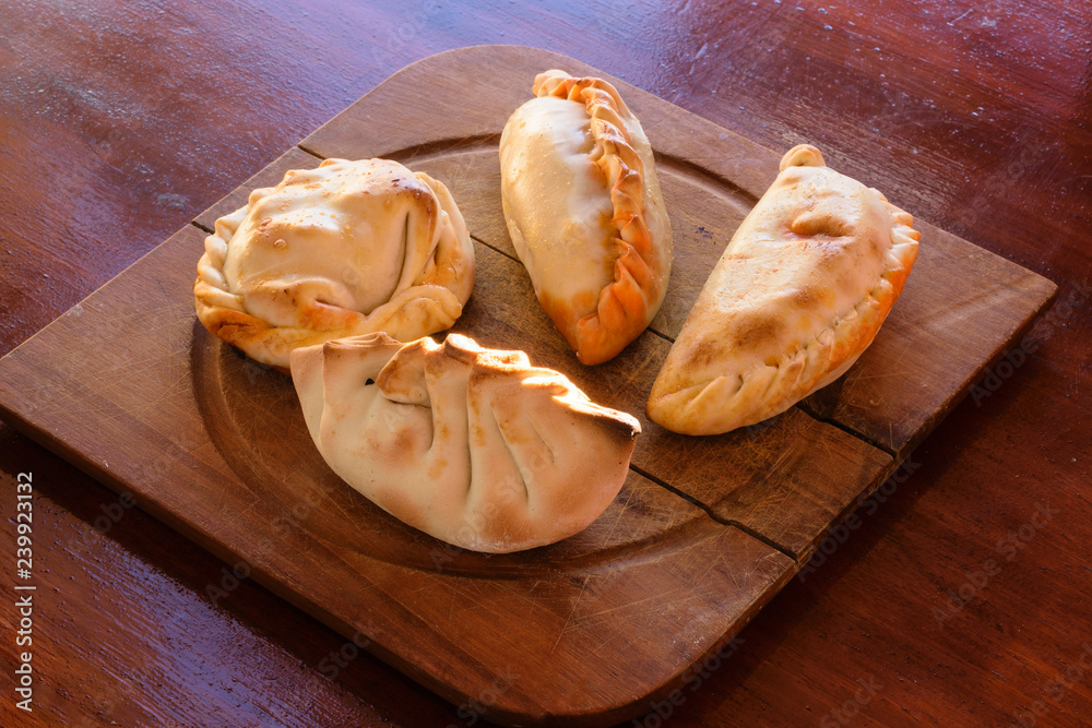 Cómo hacer empanadas cortadas a cuchillo con masa casera