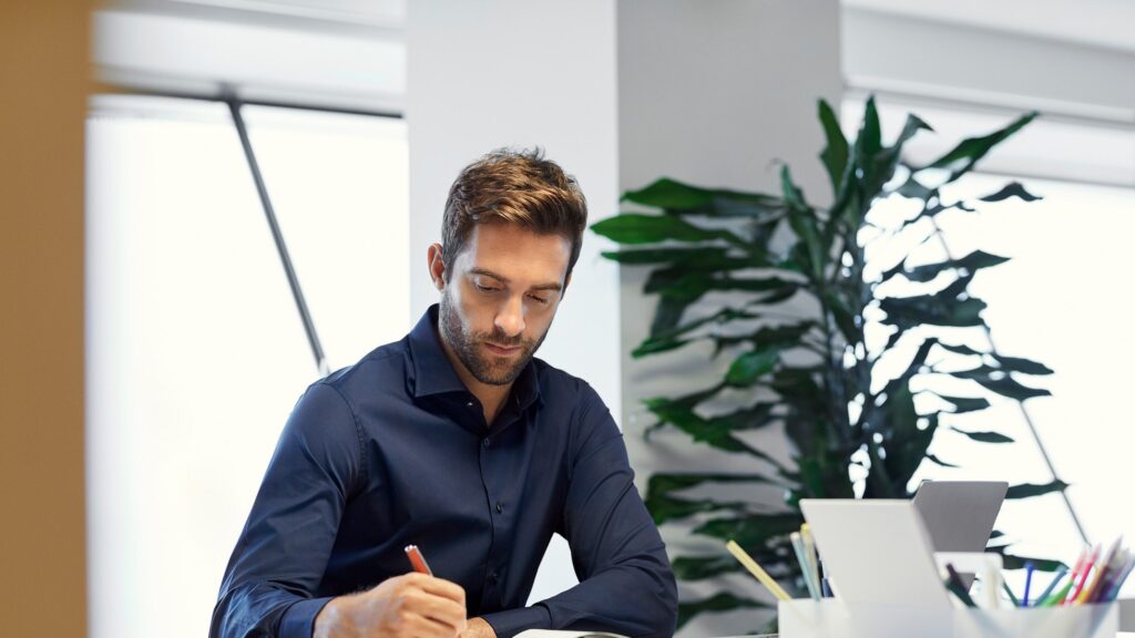 Cómo Se Elabora Una Reseña Crítica Efectiva y Objetiva