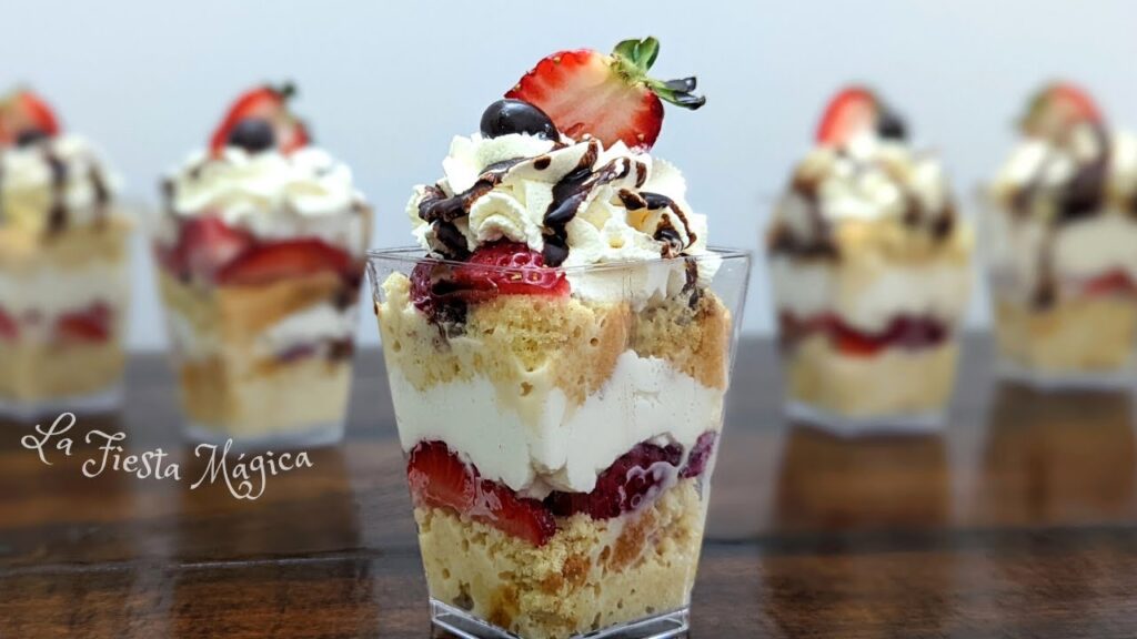 Qué recetas fáciles de postre en vaso con bizcochuelo puedo preparar