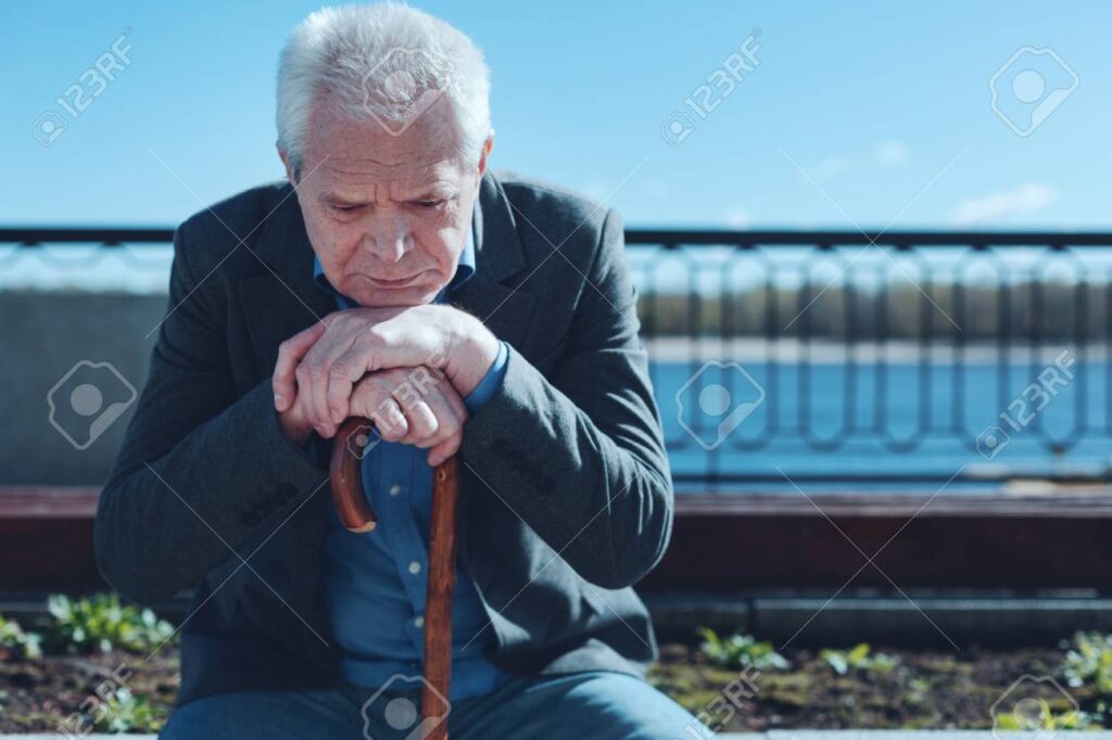 De qué trata el poema "Joven fui y he envejecido" 1 retrato de un anciano reflexionando