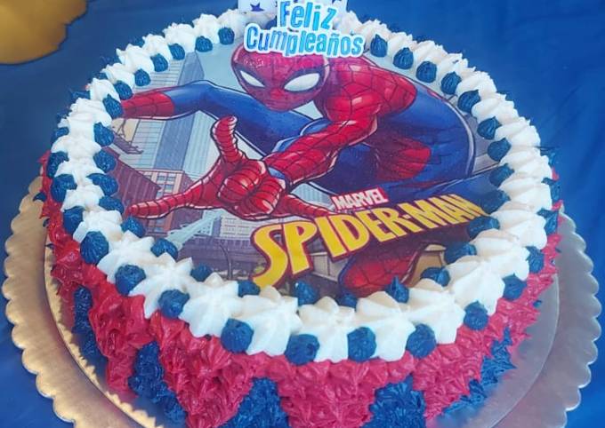 Cómo hacer una torta del Hombre Araña con crema fácil y deliciosa