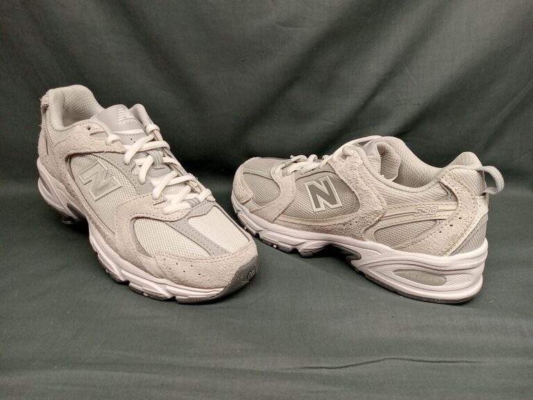 zapatillas new balance blancas en exhibicion